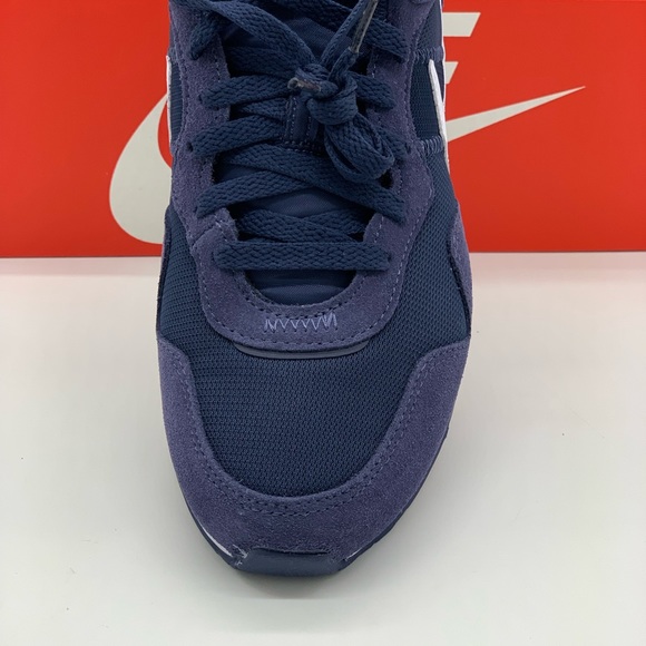 Nike Venture Runner - Picture 2 of 10